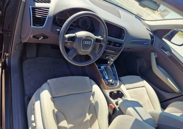Audi Q5 cena 57000 przebieg: 235900, rok produkcji 2012 z Żarów małe 67